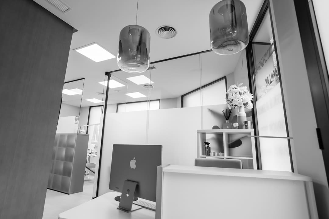 sala principal clinica dentistas en la roda